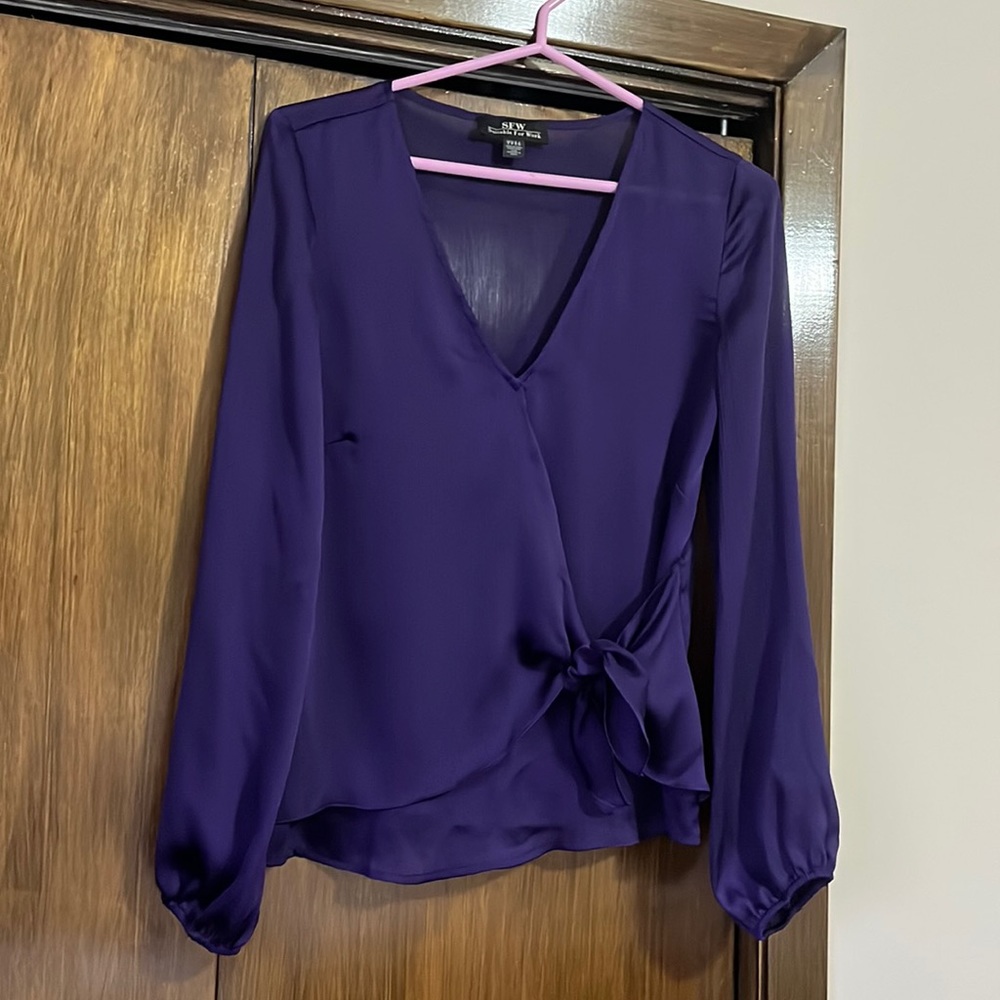 Purple blouse with v-neck and side tie up